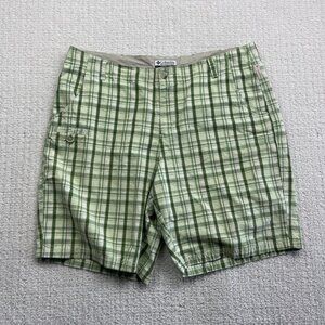Columbia Shorts Womens 16 Green Plaid Flat Front Bermuda Outdoor Casual Golf